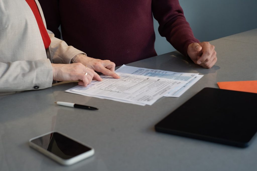E-Rechnungspflicht treibt KI-Automatisierung: Wo kleine Büros zuerst ihren Rechnungseingang standardisieren sollten
